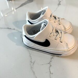 Nike Court Legacy Toddler Sneakers. White and Navy with easy on Velcro. Size 5.